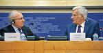 Jacques Delors były przewodniczący Komisji Europejskiej i Jerzy Buzek szef Parlamentu Europejskiego 