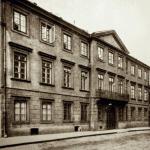 Budynek przy ul. Podwale 15 – pierwsza siedziba Muzeum Wojska  i Muzeum  Narodowego