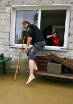 W Ropczycach na Podkarpaciu woda wdarła się  do centrum miasta. Ewakuowano 14 rodzin. Na zdjęciu  zalany dom Krzysztofa  Jaworka 