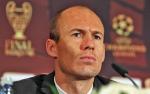 Arjen Robben ma powody do satysfakcji. W ubiegłym roku wyrzucono go z Realu, teraz wraca na Santiago Bernabeu z Bayernem, by walczyć o Puchar Europy 