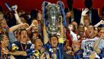Puchar Europy w rękach kapitana Interu Javiera Zanettiego 