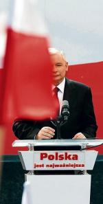 Najpierw musimy zwyciężyć powódź – mówił na wiecu Jarosław Kaczyński