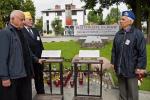 Przy grobie  ks. Jerzego na warszawskim Żoliborzu straż pełni na zmianę siedemset osób