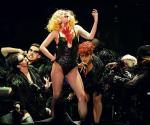 Lady Gaga sprzedaje światu makabryczny teatrzyk, wystylizowaną mieszankę seksu  i zbrodni