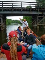 Port Czerniakowski ma zachować funkcję rekreacyjną.  Na zdjęciu barka fundacji Ja Wisła