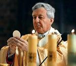 Abp Juliusz Paetz od ośmiu lat  ma zakaz przewodniczenia liturgii 
