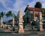 Kościół w skansenie Altos de Chavon w Dominikanie, replice XVI-wiecznej osady hiszpańskich kolonistów
