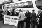 Wyborcy PiS swemu idolowi wierzą ślepo, bez zastrzeżeń – uważa publicysta. Na zdjęciu Płock, 25 czerwca 