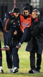 Hiszpański obrońca Raul Albiol doznał kontuzji na treningu / fot: LLUIS GENE