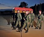 Kapral Miłosz Górka zginął w Afganistanie 12 czerwca od wybuchu miny-pułapki. Trumna z jego ciałem przyleciała na warszawskie lotnisko Okęcie 15 czerwca 