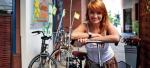 Marzena Godlewska zachęca do wypożyczenia rowerów  w Green Patio