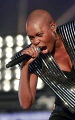 Skin, solistka Skunk Anansie, porywała głosem  i zaskakiwała wyglądem