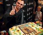 Ringo Starr 7 lipca świętował 70. urodziny. W sobotę fani Beatlesów będą się bawić  na imprezach organizowanych na całym świecie / fot: evan agostini
