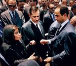 Kondolencje wdowie złożył m.in. syn prezydenta Egiptu Gamal Mubarak (z prawej)