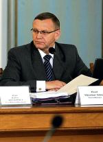 Mirosław Sekuła (PO) w projekcie raportu z prac komisji śledczej nierówno traktuje polityków swojego ugrupowania i opozycji