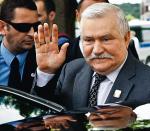 Lech Wałęsa upublicznił akta opisujące akcję SB z 1987 r.