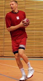 Karol Bielecki ma 28 lat. Z reprezentacją Polski jest wicemistrzem i brązowym medalistą mistrzostw świata. Od 2004 roku gra w Niemczech, obecnie w klubie Rhein-Neckar Loewen