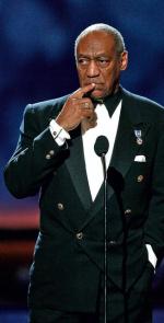 Bill Cosby wpisał się na Twitterze  i zadzwonił do programu  „Larry King Live”, by zdementować kolejną pogłoskę  o swym odejściu  ze świata