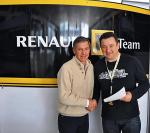 Włodarski wyrabia sobie kontakty w Formule 1. Na zdjęciu z Daniele Morellim, menedżerem Roberta Kubicy. Polski kierowca został twarzą marki N-gine.