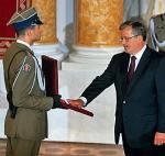 Prezydent odebrał na Zamku Królewskim  insygnia Orderu Orła Białego  i Orderu Odrodzenia Polski