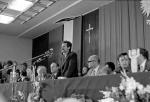 1980  Lech Wałęsa  i Stocznia Gdańska przed podpisaniem porozumień sierpniowych