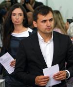 Marcin Dubieniecki zapewnia, że jego żona Marta Kaczyńska popiera jego polityczne zamierzenia. Na zdjęciu podczas głosowania w wyborach prezydenckich 4 lipca 