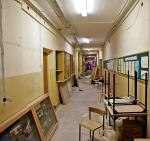 Inspektorzy podkreślają, że co szósta szkoła „nie stwarzała  właściwych  warunków do utrzymania higieny  osobistej”. Na zdjęciu remont  w XXVII LO w Warszawie w 2008 r.
