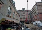 W liceum przy ul. Czerniakowskiej dyrekcja zdecydowała się na remont dachu, wiedząc, że będzie trwał jeszcze we wrześniu