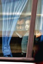 Romowie deportowani  z Francji,  w drodze  na lotnisko
