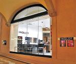 Firmowy salon Inglot w centrum handlowym Forum Shops przy znanym kasynie i hotelu Caesars Palace