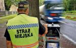 Wśród samorządowców  i mieszkańców zdania są  podzielone:  czy straż  miejska  (na zdjęciu  w Szczecinie) powinna łapać kierowców,  czy raczej pilnować porządku  w gminie