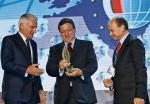 Podczas otwarcia Forum Jose Manuel Barroso otrzymał z rąk Jerzego Buzka i Zygmunta Berdychowskiego statuetkę za tytuł Człowieka Roku Europy Środkowo-Wschodniej