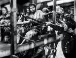 Frederick March jako Jan Valjean skazany na galery w amerykańskiej ekranizacji „Nedzników” z 1935 r. 
