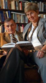 Zofia i Zbigniew Romaszewscy są razem od 55 lat. Na zdjęciu w 2006 r.