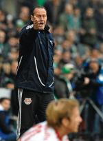 Trener Salzburga Huub Stevens przepraszał kibiców za słabą grę