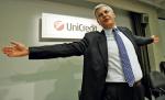 Alessandro Profumo  na początku września przestał kierować włoskim bankiem UniCredit.  Na pocieszenie otrzymał niemal  38 mln euro