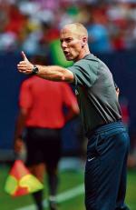 Trener USA Bob Bradley przedłużył kontrakt do roku 2014