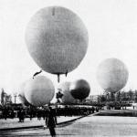 Pierwsze międzynarodowe  zawody balonowe o nagrodę  Jamesa Gordona Bennetta  odbyły się w Paryżu  30 września 1906 r.