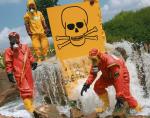 Pierwsza akcja Greenpeace  w Polsce była skierowana przeciwko PCC Rokita w Brzegu Dolnym.  W 2005 r. zakłady chemiczne zostały oskarżone o zatruwanie Odry. Aktywiści zablokowali kanał ściekowy. Firma  nie weszła w żadne negocjacje