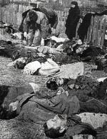 Ukraińscy sąsiedzi ostrzegali Polaków przed UPA. Na zdjęciu zamordowani mieszkańcy wsi Lipniki w marcu 1943 r.