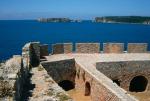 Widok z bastionu twierdzy Navarino na zatokę o tej samej nazwie   