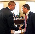 Radosław Sikorski mówi o Romanie Giertychu: „jest czarującym człowiekiem, oczytanym, dowcipnym...”