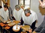 Muzeum Piernika  w Toruniu odwiedza rocznie ponad 70 tys. ludzi.  Można tu m.in.  samodzielnie upiec piernik