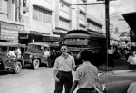 Dawny as peerelowskiego wywiadu Jerzy Bryn na ulicy jednego z japońskich miast w latach 50. (fot ze zbiorów Leszka Gluchowskiego)