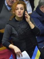 29 stycznia Łesia Orobec przyszła do Rady Najwyższej w kamizelce kuloodpornej na znak protestu przeciw zabijaniu manifestantów przez snajperów