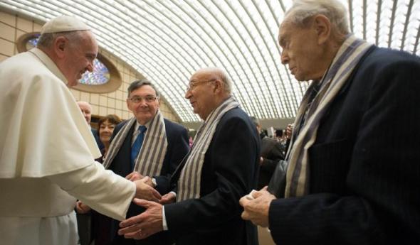 Papież Franciszek podczas spotkania z byłymi więźniami obozu w Auschwitz