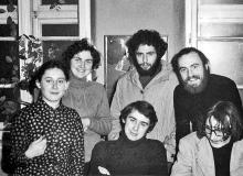 Członkowie SKS. Od lewej stoją Liliana Batko, Danuta Sotwin, Bronisław Wildstein, Bogusław Sonik, siedzą Józef Baran i Lesław MaleszkaBigger