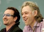 Bob Geldof, organizator Live Aid, z Bono podczas szczytu G8 w 2005 r.