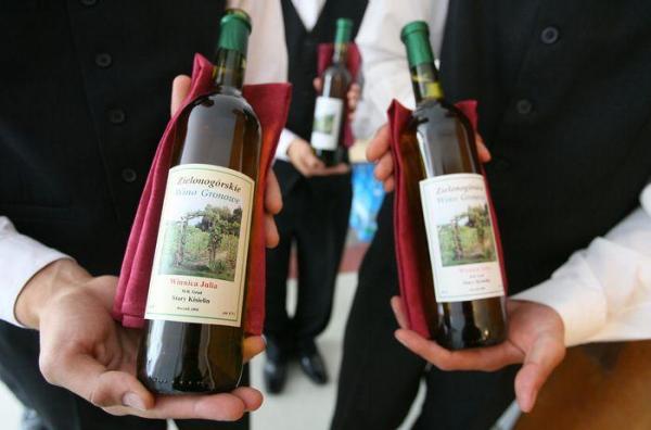 Degustacja win na III konwencie winiarzyw Jaśle w ostatni weekend sierpnia