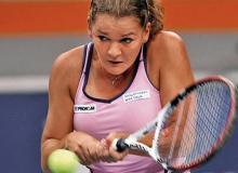 Polka walczy  w Stuttgarcie przede wszystkim o to, by w rankingu Race to the Championships wyprzedzić Wierę Zwonariową  i pojechać  na mistrzostwa WTA do Kataru Bigger